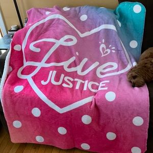 Live justice Sherpa blanket